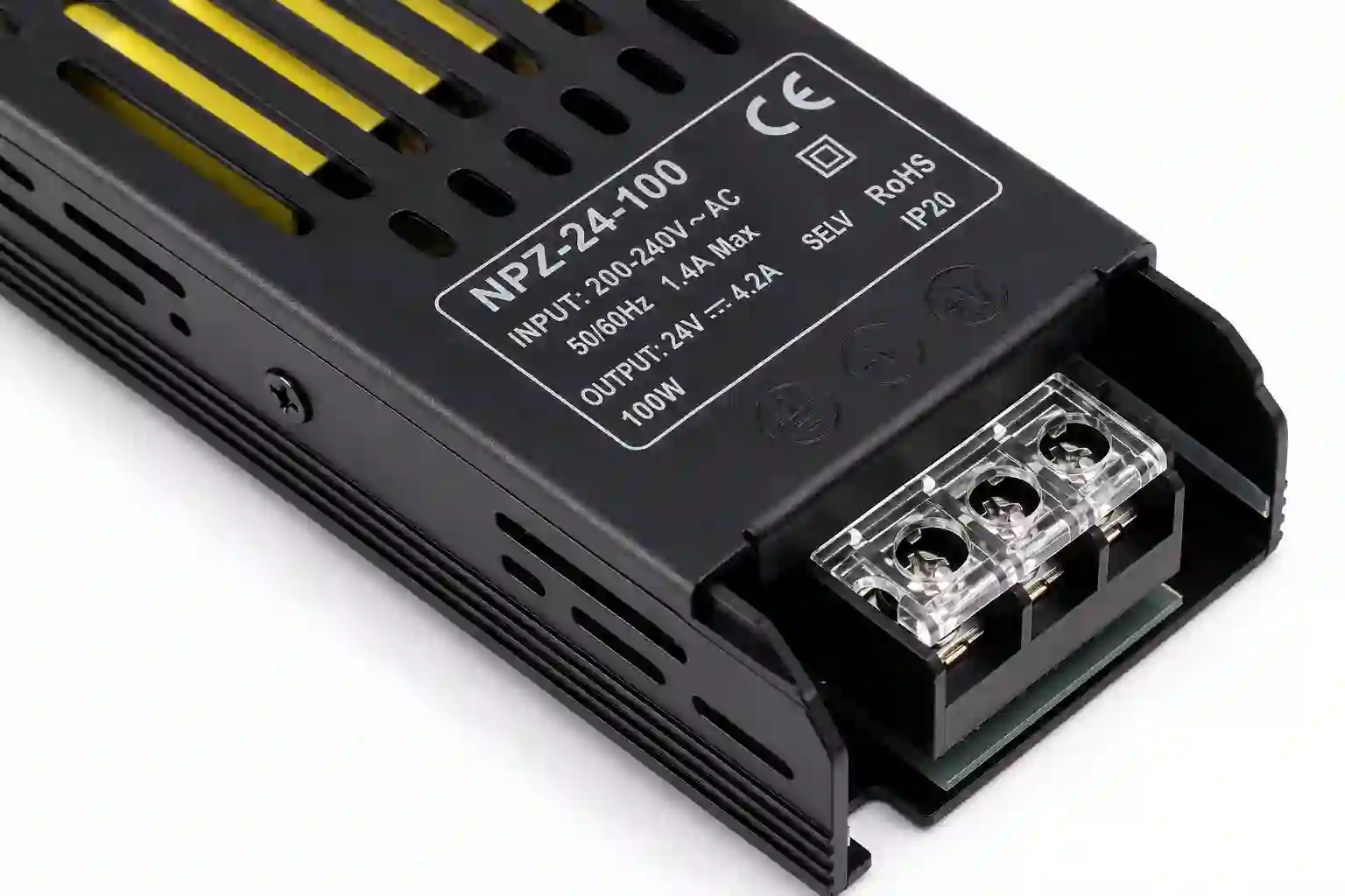 Ochranné funkce a konstrukce LED napájecího zdroje 24V 100W IP20 vnitřní